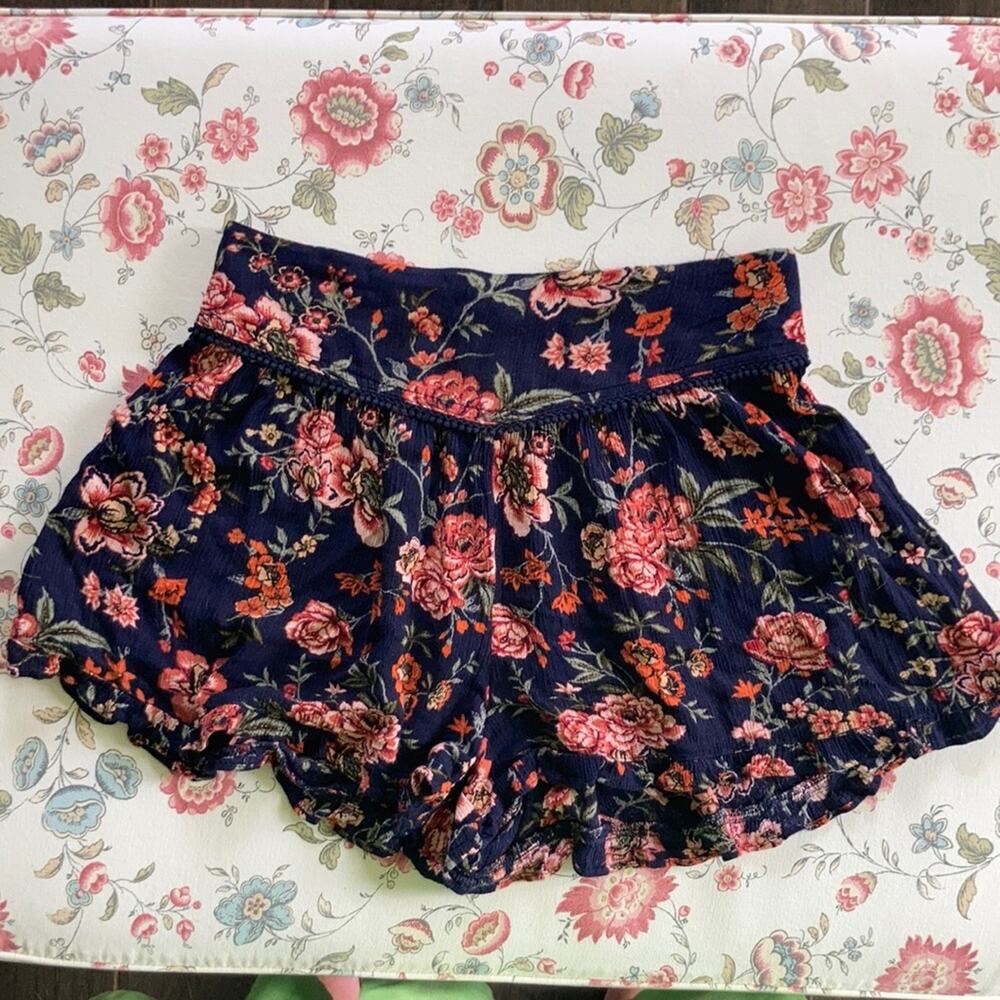 AE Navy Floral Pull On Ruffled Shorts, Size S